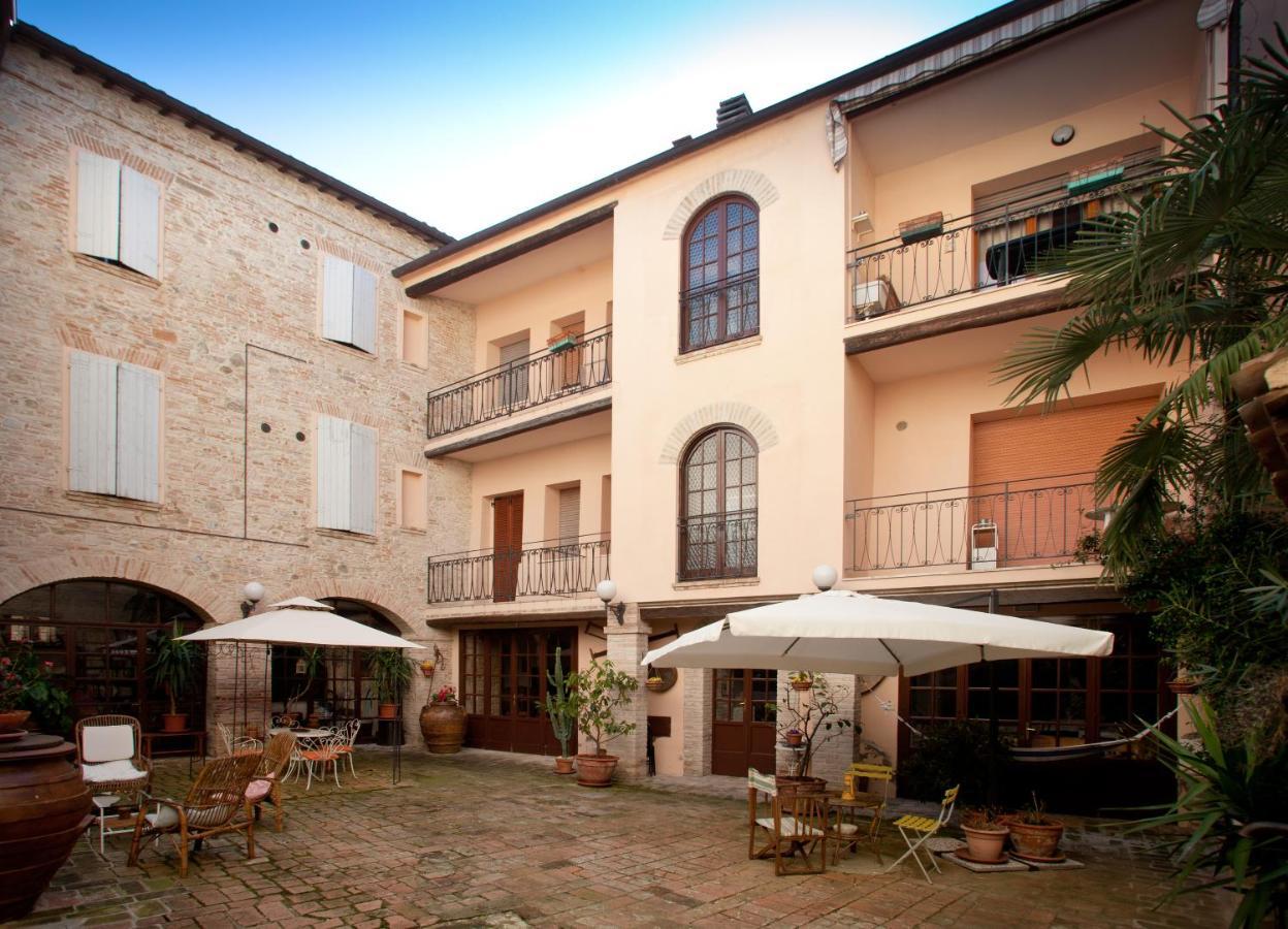 Relais B&B Corte Dei Turchi Longiano Exterior photo